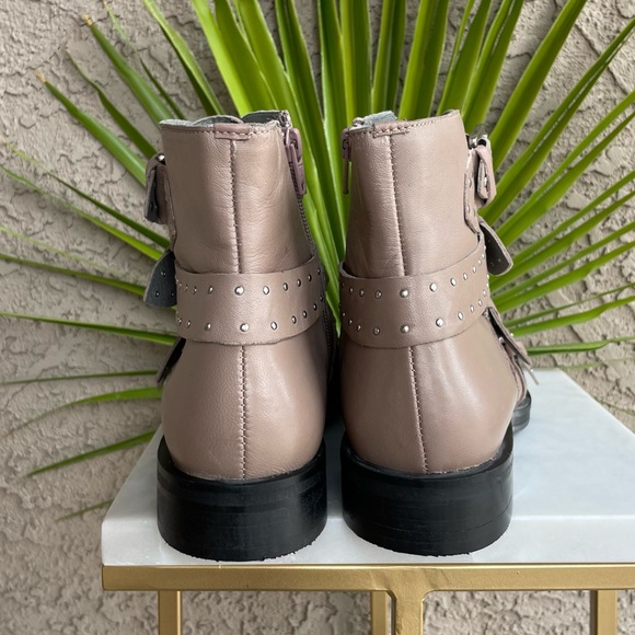 TOPSHOP NWOT Taupe Gray Tan Studded Buckle Amelia Paige Combat Boots Booties 40 - Picture 4 of 11